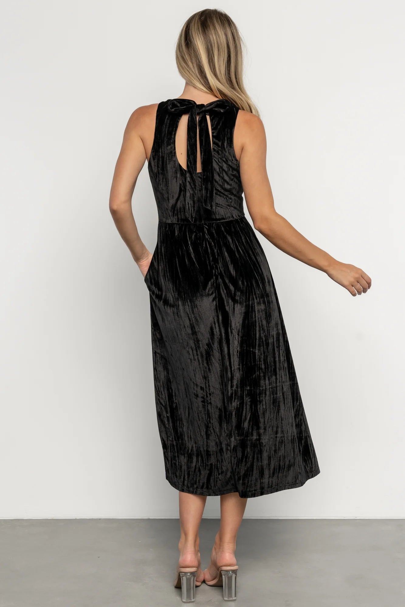 Octavia Velvet Midi Dress | Black
