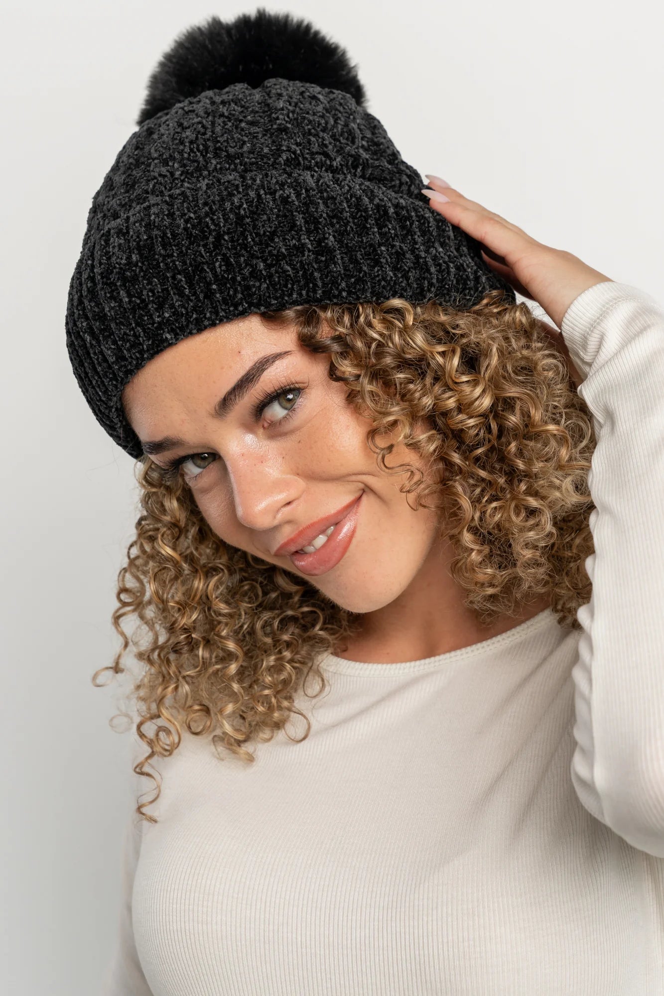 Malery Velvet Cable Knit Beanie | Black
