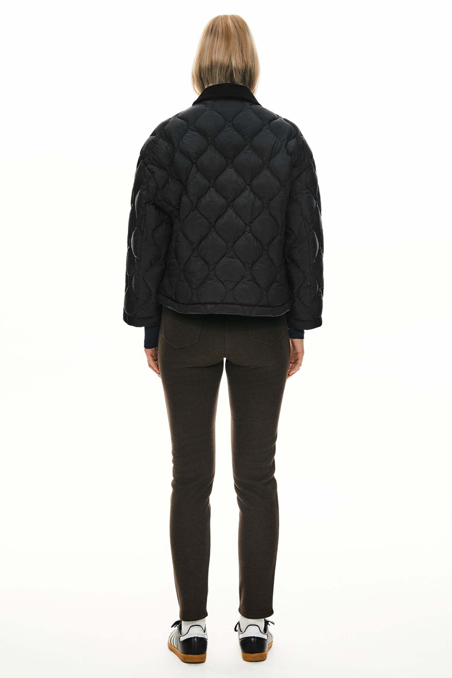 Lightweight Cropped Down Puffer Jacket